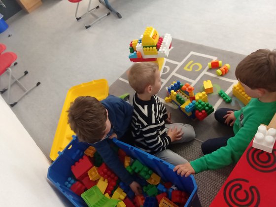 Randi neuer Standort - Kinder beim Spielen